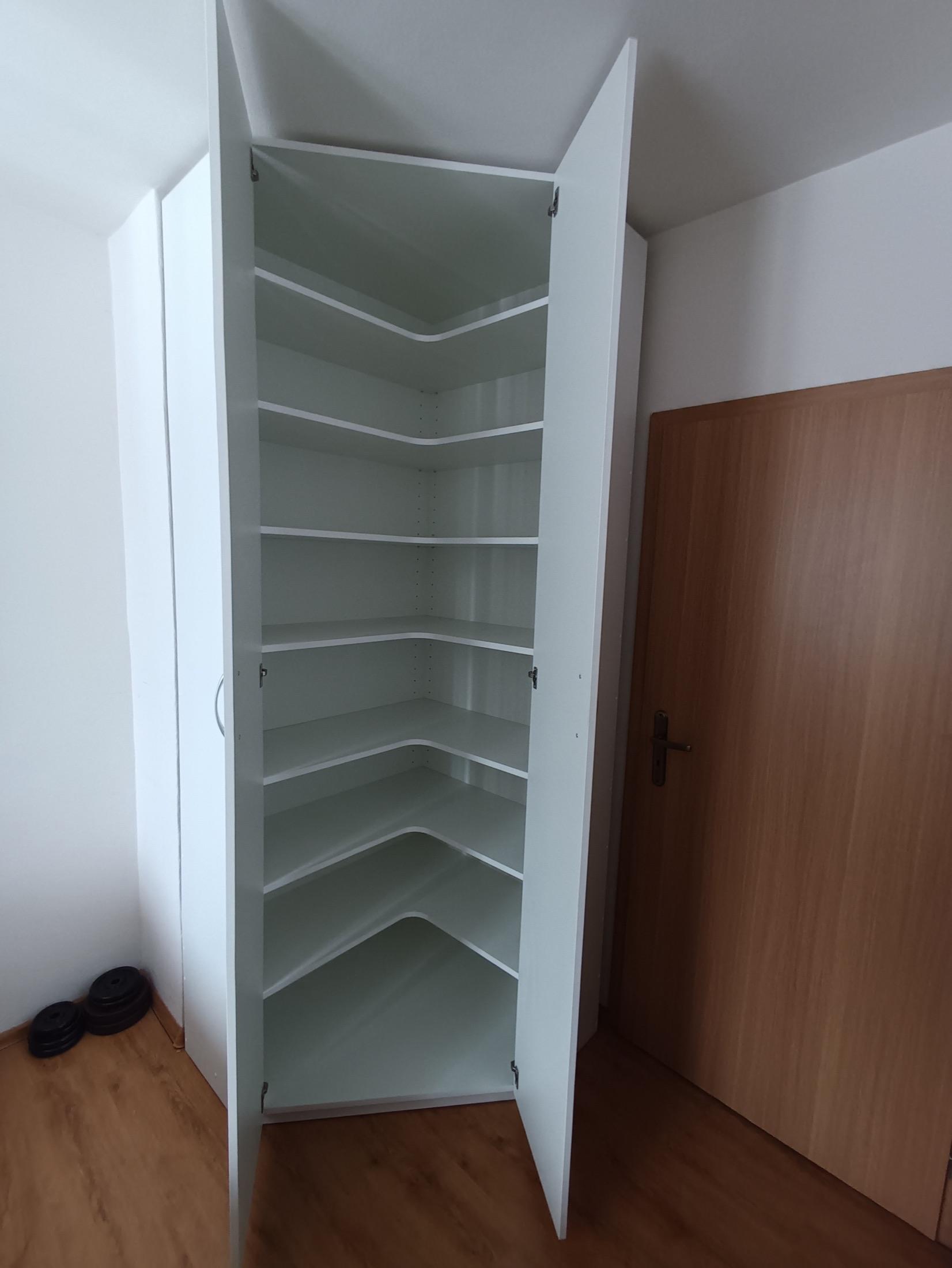Pedrostol šatníkové skrine - realizácia 17